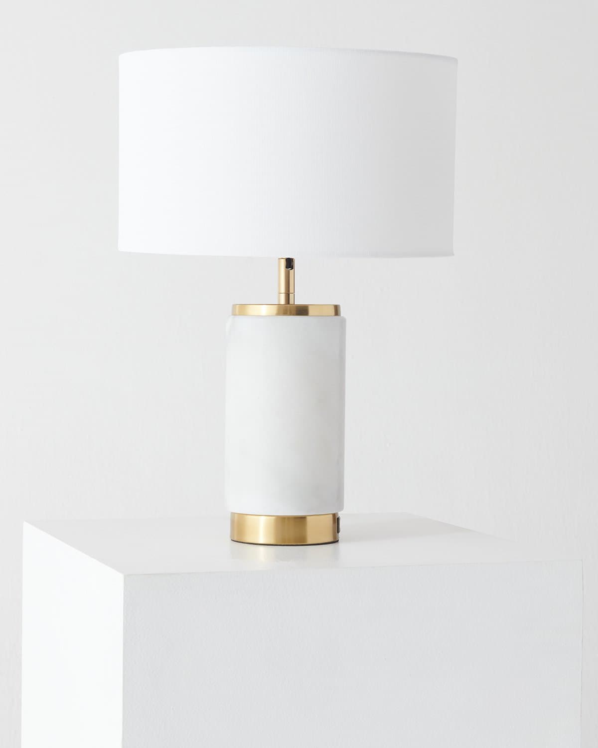 Arden USB Table Lamp - product view 1