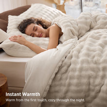 Cloudbubble Comforter Set - product view 4