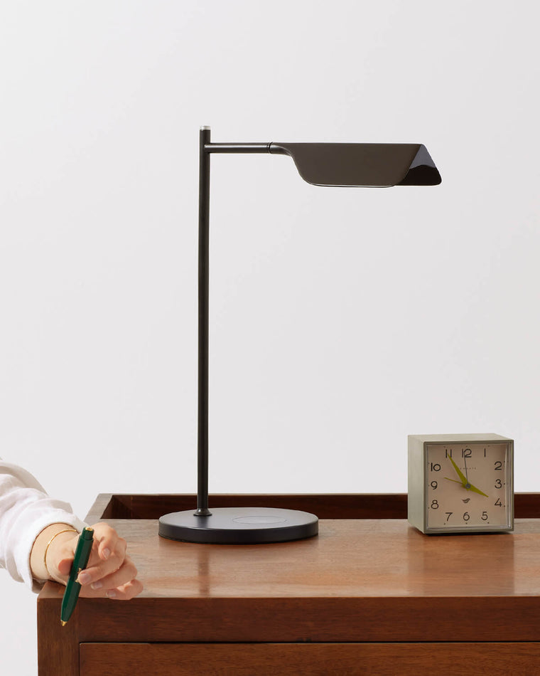 Leaf Table Lamp - product view 1